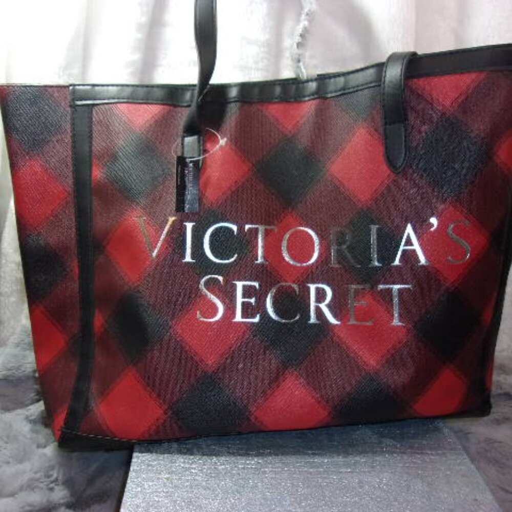 E-116 NWT VICTORIA SECRET BLACK & RED BUFFALO PLAID TOTE